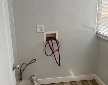226 N Brighton - Photo Thumbnail 5