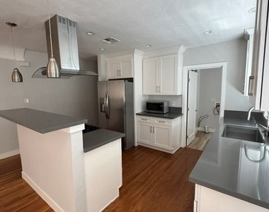 226 N Brighton - Photo Thumbnail 10