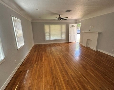 226 N Brighton - Photo Thumbnail 11