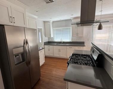 226 N Brighton - Photo Thumbnail 9