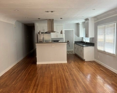 226 N Brighton - Photo Thumbnail 3