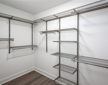 6800 Variel Avenue - Photo Thumbnail 28