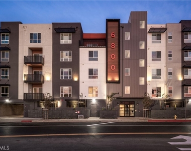 6800 Variel Avenue - Photo Thumbnail 41