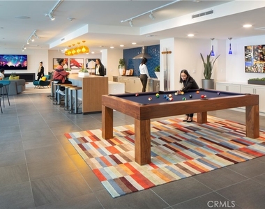 6200 Variel Avenue - Photo Thumbnail 11