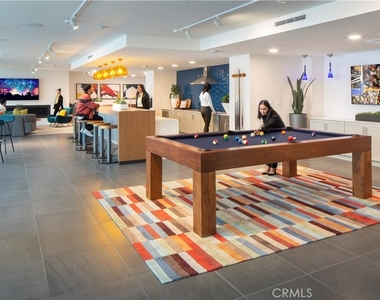 6200 Variel Avenue - Photo Thumbnail 11