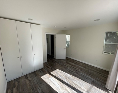 22018 Martinez St - Photo Thumbnail 11