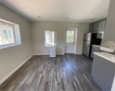 22018 Martinez St - Photo Thumbnail 7