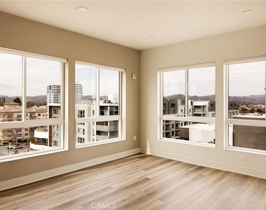 21010 Erwin Street - Photo Thumbnail 52