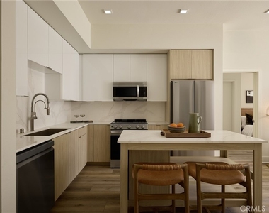 21010 Erwin Street - Photo Thumbnail 38