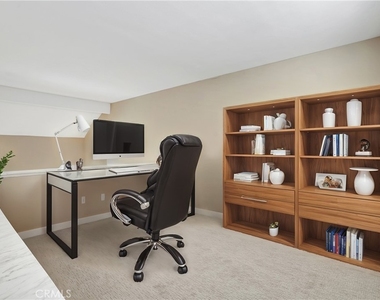 5510 Owensmouth Avenue - Photo Thumbnail 21