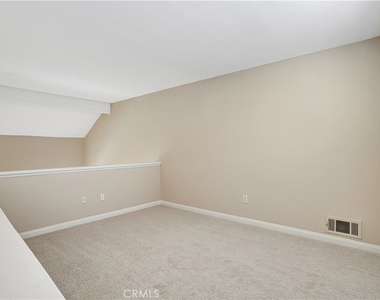 5510 Owensmouth Avenue - Photo Thumbnail 17