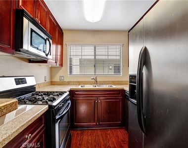 5510 Owensmouth Avenue - Photo Thumbnail 12