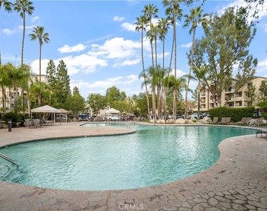 5510 Owensmouth Avenue - Photo Thumbnail 38