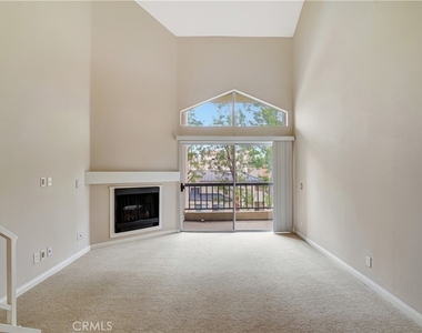 5510 Owensmouth Avenue - Photo Thumbnail 2