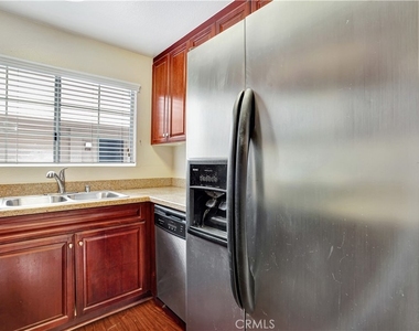 5510 Owensmouth Avenue - Photo Thumbnail 14