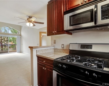5510 Owensmouth Avenue - Photo Thumbnail 15