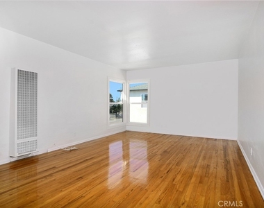 1949 20th Street - Photo Thumbnail 6