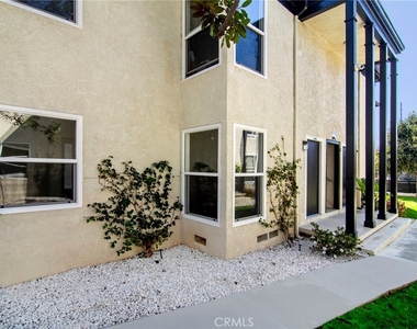 1949 20th Street - Photo Thumbnail 4