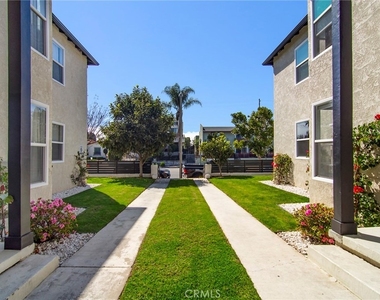 1949 20th Street - Photo Thumbnail 3