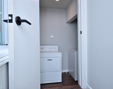 5724 Halbrent Avenue - Photo Thumbnail 21