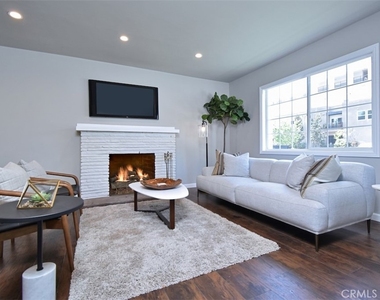 5724 Halbrent Avenue - Photo Thumbnail 8