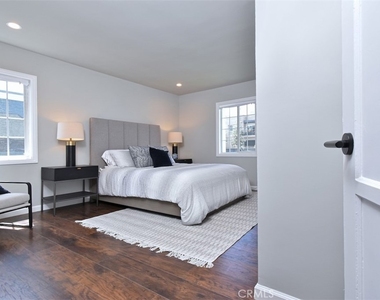 5724 Halbrent Avenue - Photo Thumbnail 23