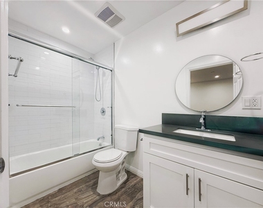 637 635 N Harvard Boulevard - Photo Thumbnail 6