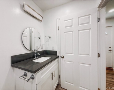 637 635 N Harvard Boulevard - Photo Thumbnail 7