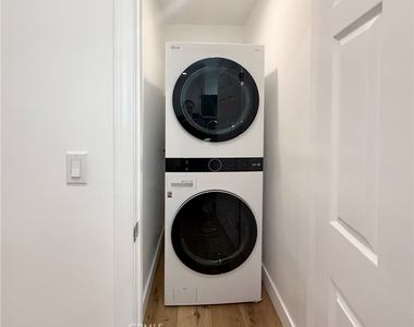 637 635 N Harvard Boulevard - Photo Thumbnail 8