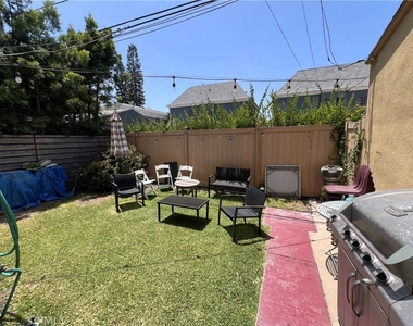 113 N Flores - Photo Thumbnail 18