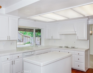 3007 E Echo Hill - Photo Thumbnail 3