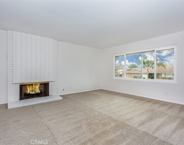 3007 E Echo Hill - Photo Thumbnail 1