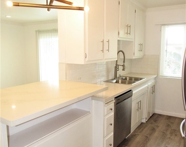 400 N Acacia - Photo Thumbnail 5
