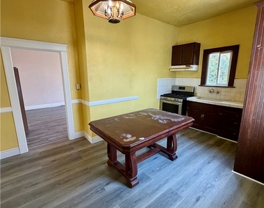 305 S Mott - Photo Thumbnail 3