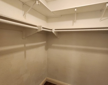 8774 Wyngate - Photo Thumbnail 11