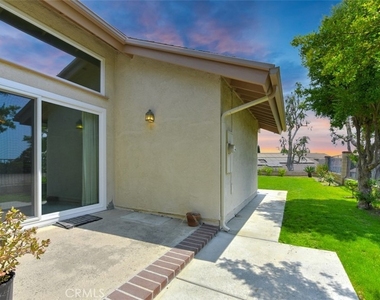1918 Dana Place - Photo Thumbnail 32
