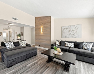 3122 S Center - Photo Thumbnail 5
