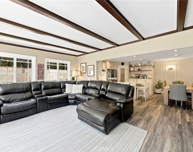3122 S Center - Photo Thumbnail 10