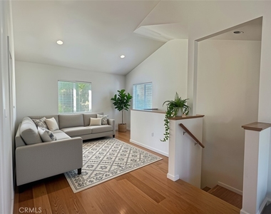 1746 Gramercy Avenue - Photo Thumbnail 1