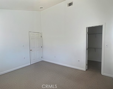 1746 Gramercy Avenue - Photo Thumbnail 10