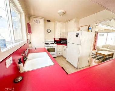 218 Agate Avenue - Photo Thumbnail 7