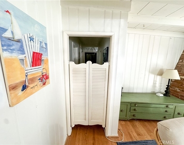 218 Agate Avenue - Photo Thumbnail 5