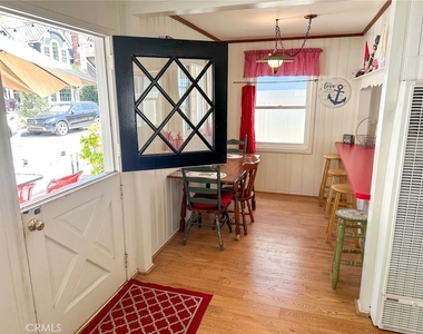 218 Agate Avenue - Photo Thumbnail 3