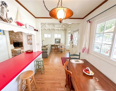218 Agate Avenue - Photo Thumbnail 9