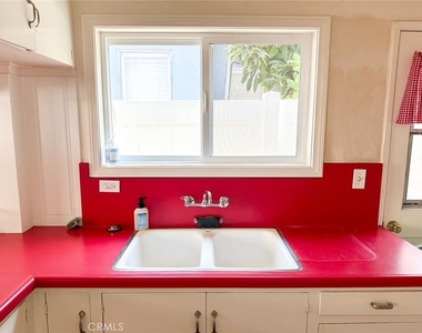 218 Agate Avenue - Photo Thumbnail 8