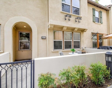 2461 Wagner Street - Photo Thumbnail 2