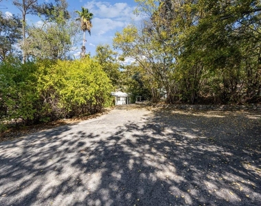 10630 Hillhaven Avenue - Photo Thumbnail 22