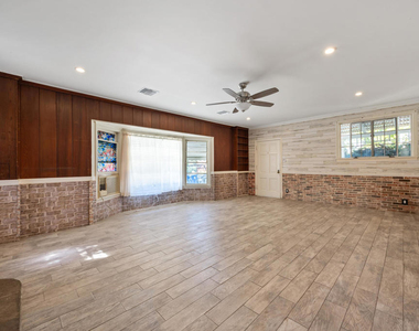 10630 Hillhaven Avenue - Photo Thumbnail 4