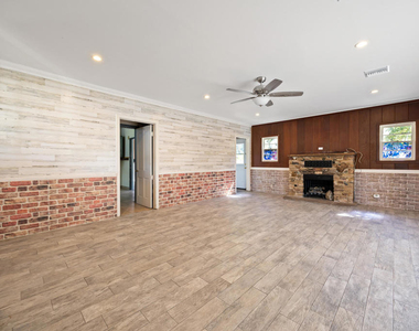10630 Hillhaven Avenue - Photo Thumbnail 3