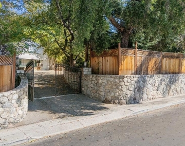 10630 Hillhaven Avenue - Photo Thumbnail 29